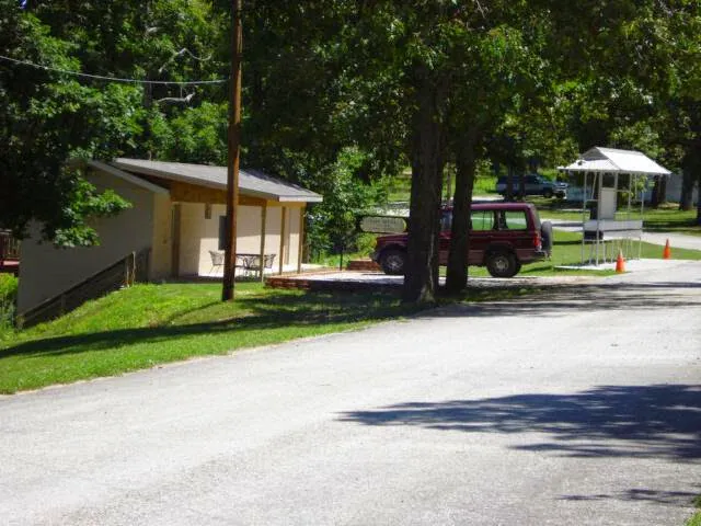 Acres of Shade Mobile Home Park Picture 2