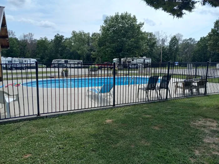 Rustic Woods RV Park Picture 2