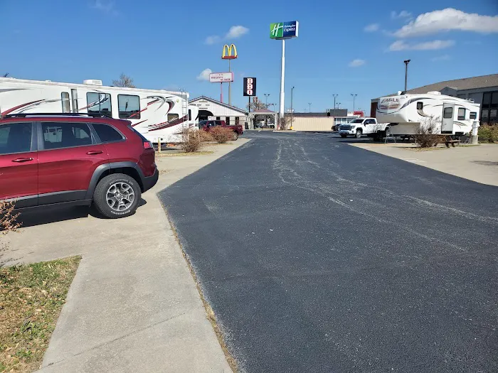 R.V. Express 66 RV Park Picture 4