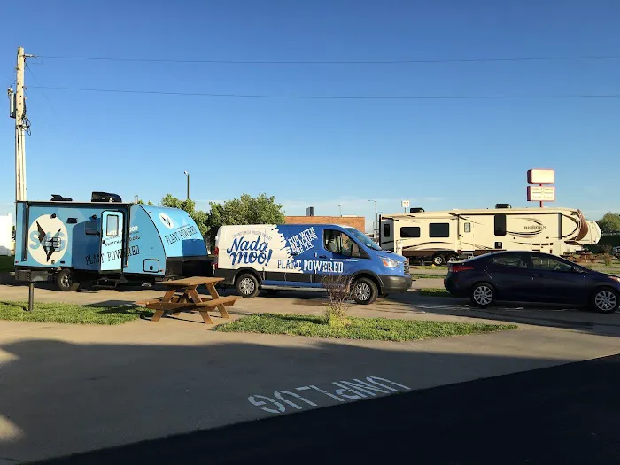 R.V. Express 66 RV Park Picture 6