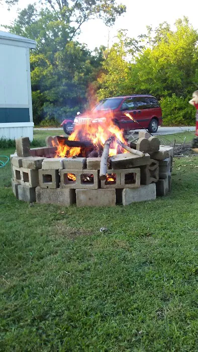 Hickory Lane Mobile Home Park Picture 7