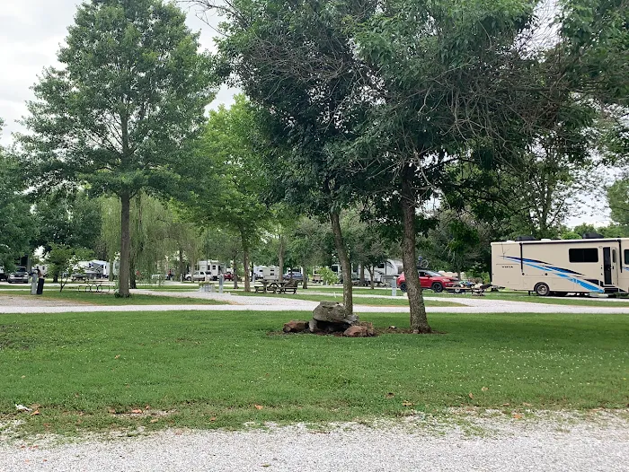 Big Red Barn RV Park Picture 3