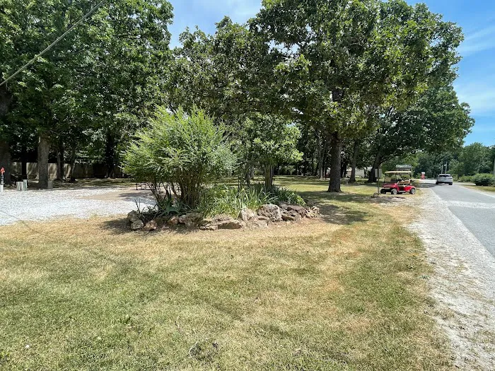 Big Red Barn RV Park Picture 4