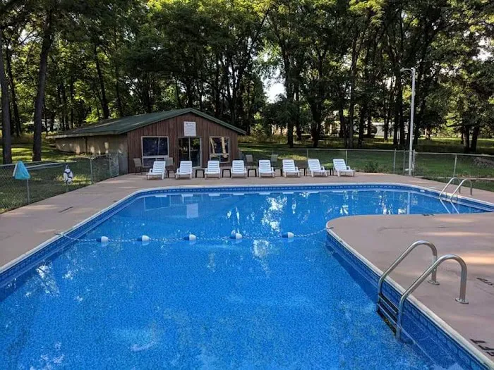 Sherwood Forest Mobile Home Community Picture 3