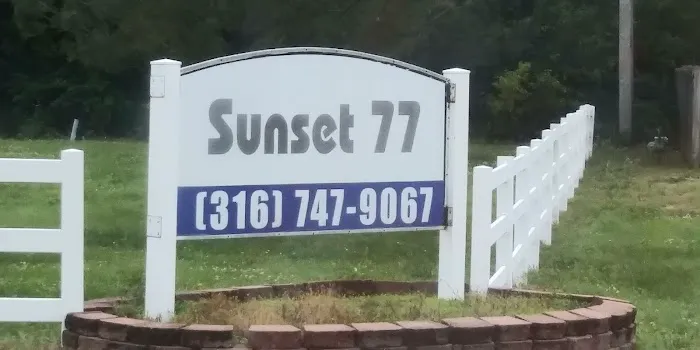 Sunset 77 Mobile Home Park Picture 5