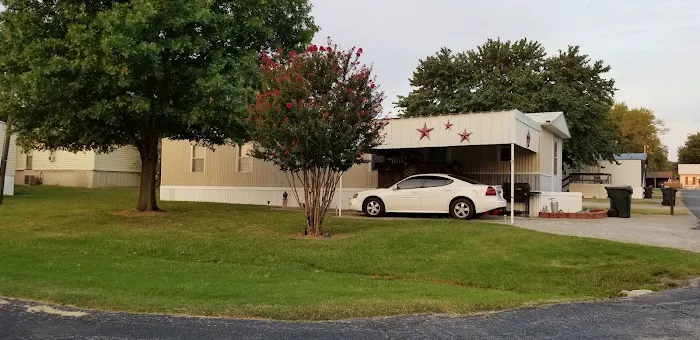 Oaks Mobile Home Park Picture 3