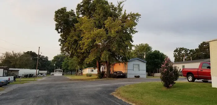 Oaks Mobile Home Park Picture 1