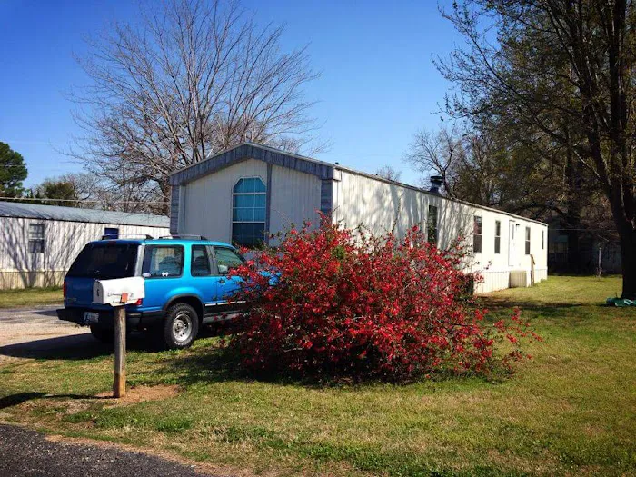 Oaks Mobile Home Park Picture 5