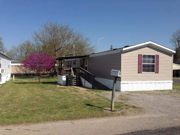 Oaks Mobile Home Park Picture 7