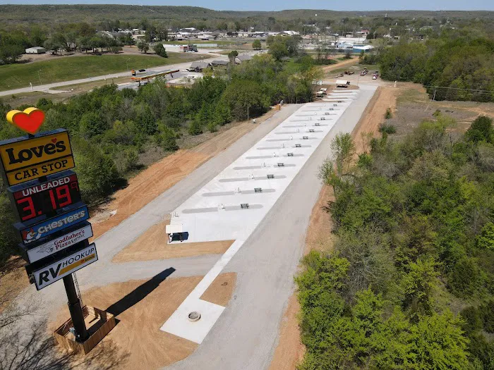 Love's Country Store Picture 3