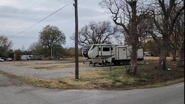 East Cherokee RV Park Picture 3