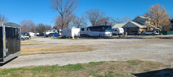 Twin Pines RV Park Picture 7
