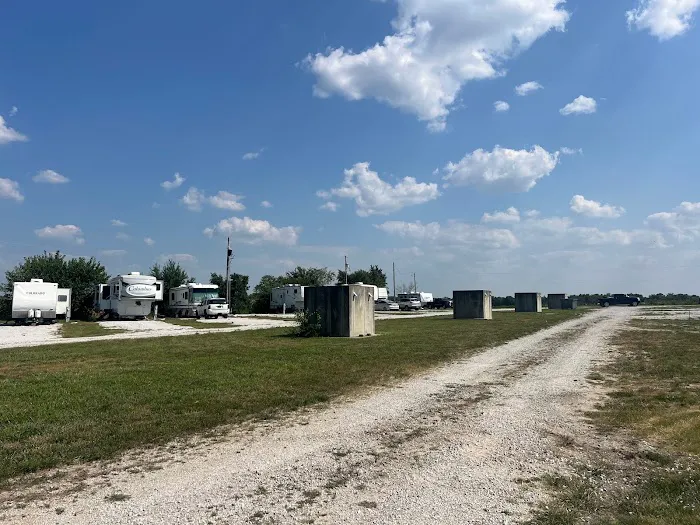 Hitching Rail RV Park Picture 3