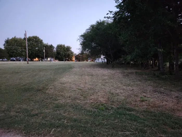 Forest Oaks RV Park Picture 2