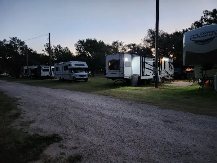 Forest Oaks RV Park Picture 7