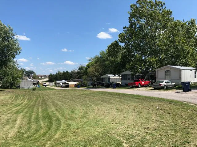 Meadowbrook Mobile Home Park Picture 2