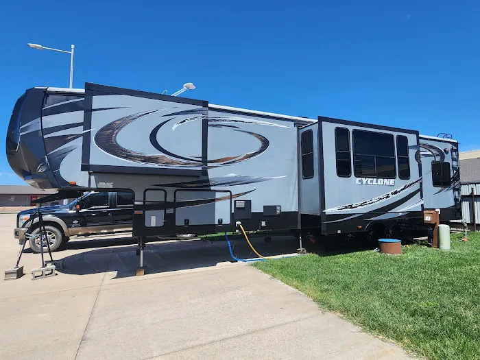 Air Capital RV Park Picture 1