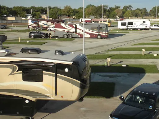 Air Capital RV Park Picture 3