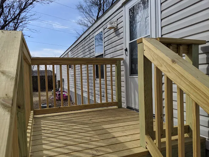 Lamplighter & River Oaks Mobile Home Parks Picture 7