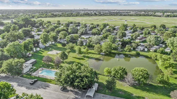 Lamplighter & River Oaks Mobile Home Parks Picture 5