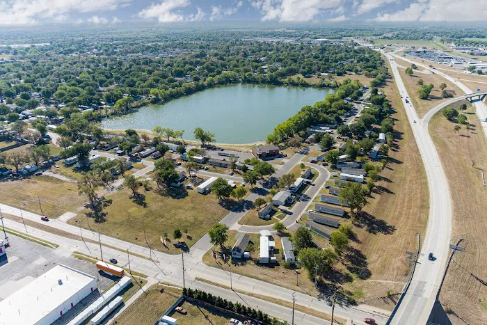 Lakeview Community Picture 2