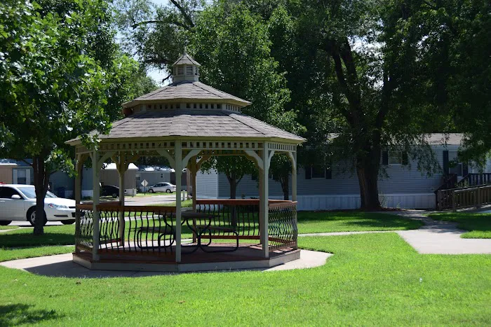 Twin Oaks Manufactured Home Community Picture 4
