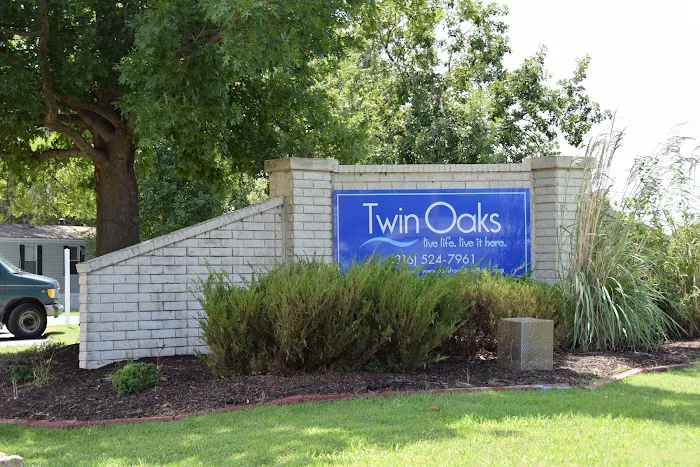 Twin Oaks Manufactured Home Community Picture 2
