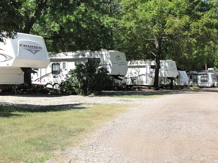 4 Mile Creek Resort - RV Park and Campground Picture 6
