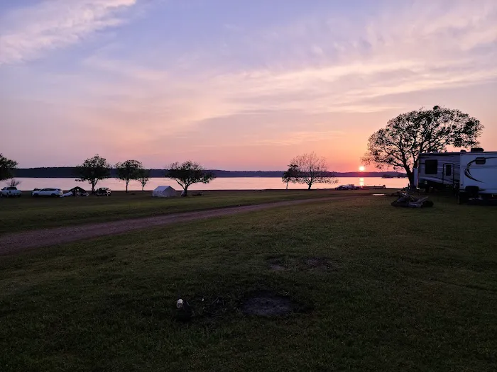 Lake Shore RV & Recreation Pk Picture 7