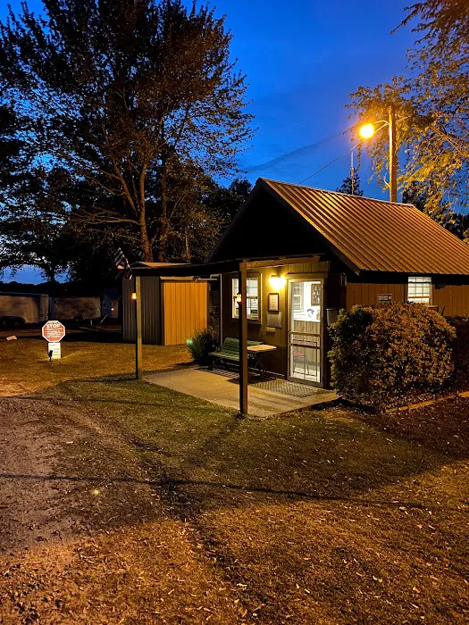 Lakeside RV Park & Campground Picture 1