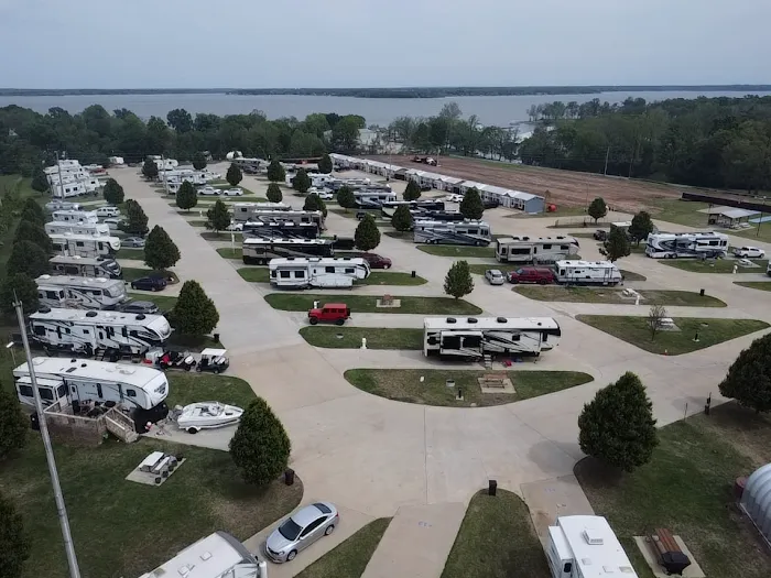 Monkey Island RV Resort and Cabins Picture 8