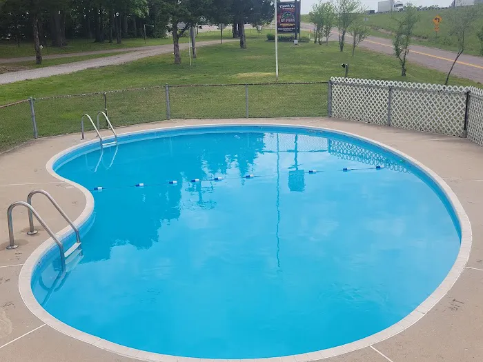 Rustic Trails RV Park Picture 2