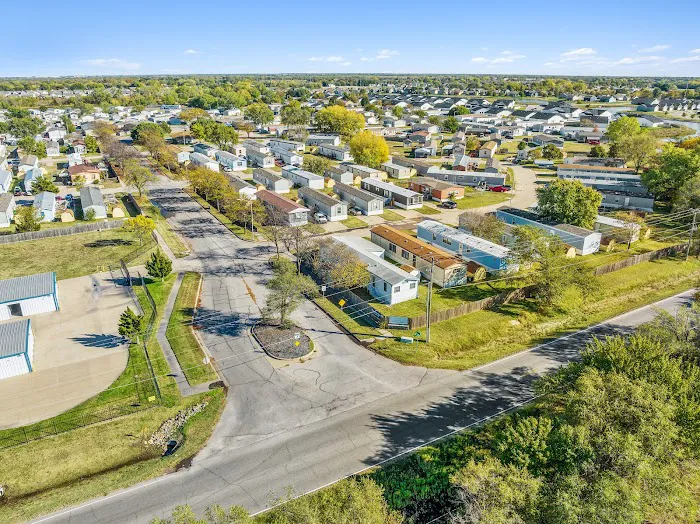 Cottonwood Grove Mobile Home Community Picture 5