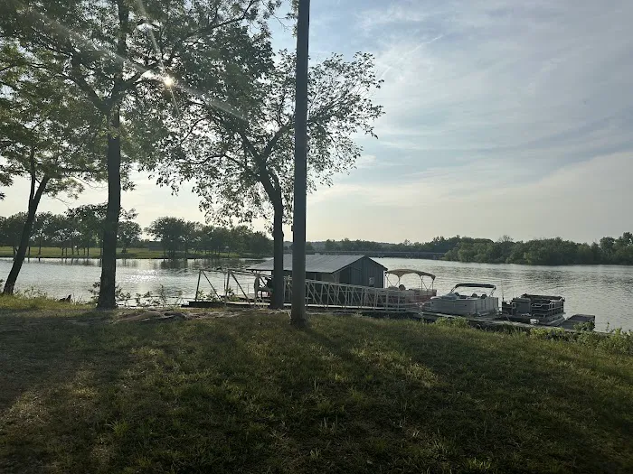 Lakeshore Bliss Resort Picture 7