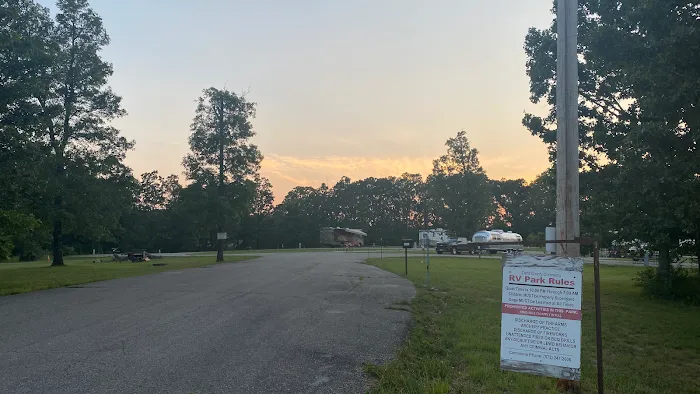 Dent County Commons Picture 3