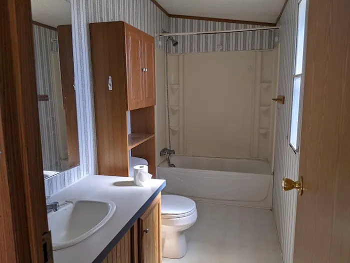 Maple Village Manufactured Home Community Picture 1