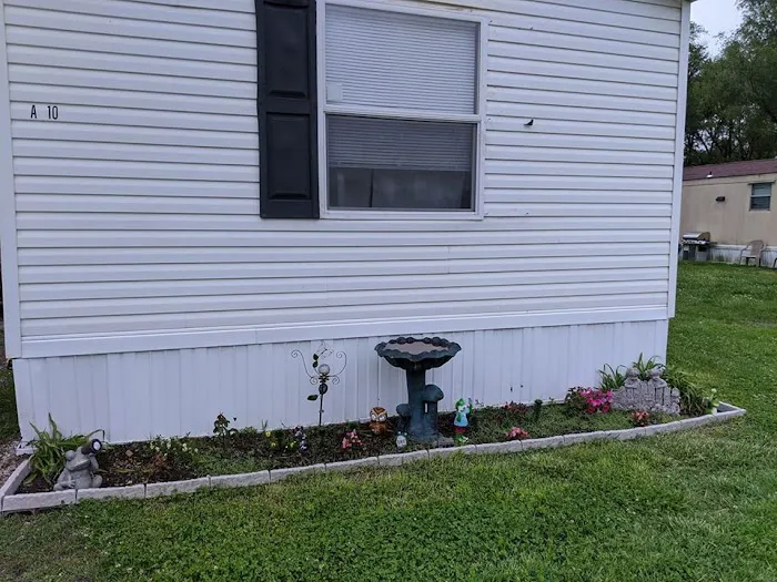 Maple Village Manufactured Home Community Picture 10