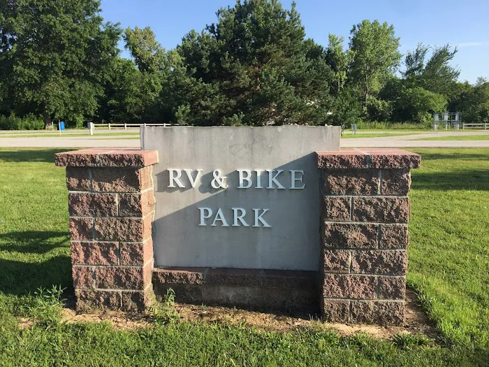 Four Oaks RV Park Picture 10