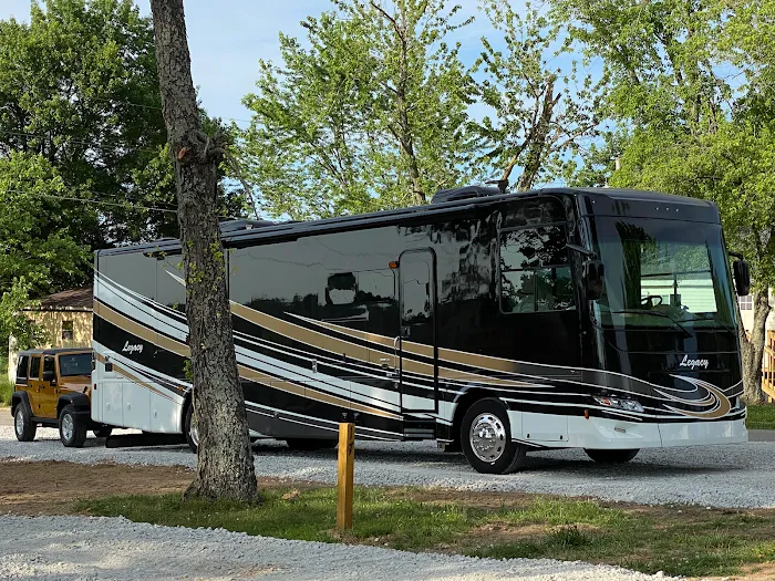 Ozark Farms Family Campground & RV Park Picture 10