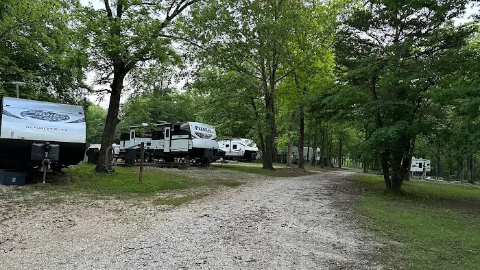 Ozark Waterfront Resort Picture 3