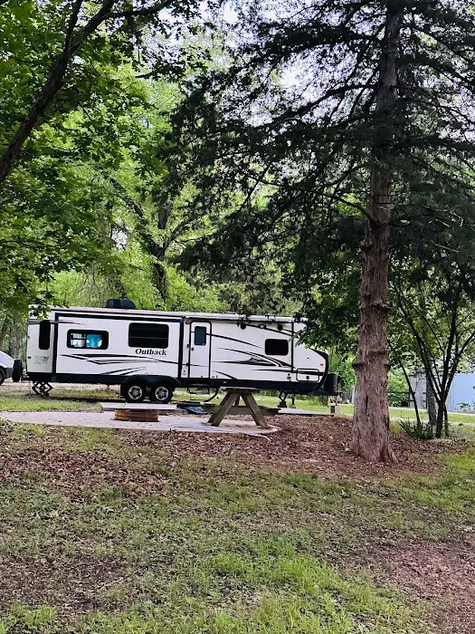 Ozark Waterfront Resort Picture 4