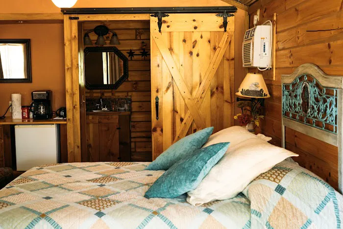 Arrowhead Point RV Park, Cabins & Campground Picture 1