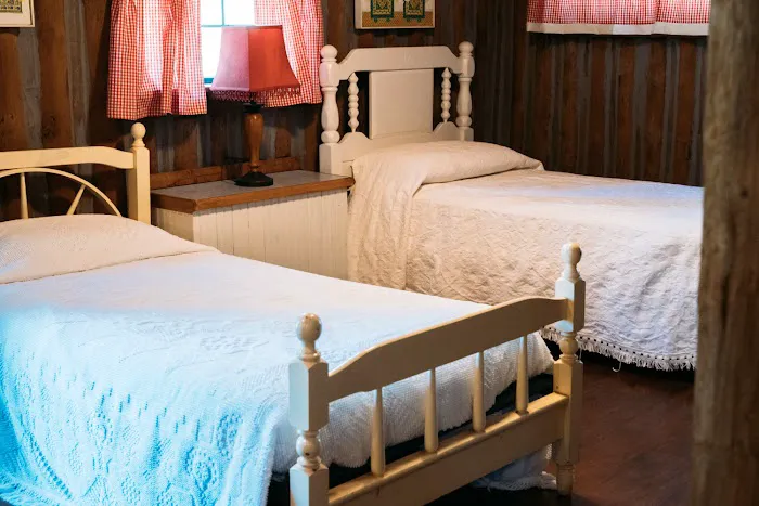 Arrowhead Point RV Park, Cabins & Campground Picture 7