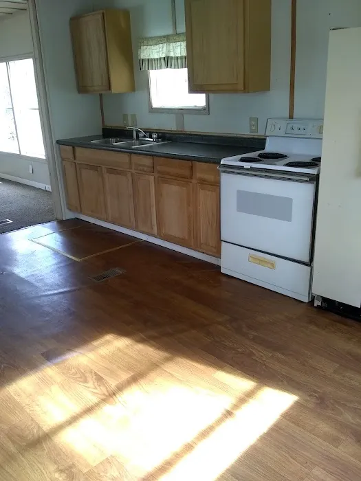 Sycamore Trailor Court Picture 1