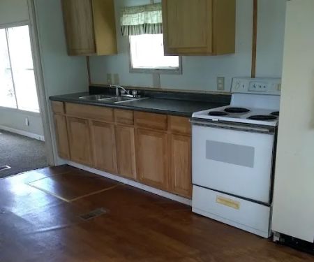 Sycamore Trailor Court