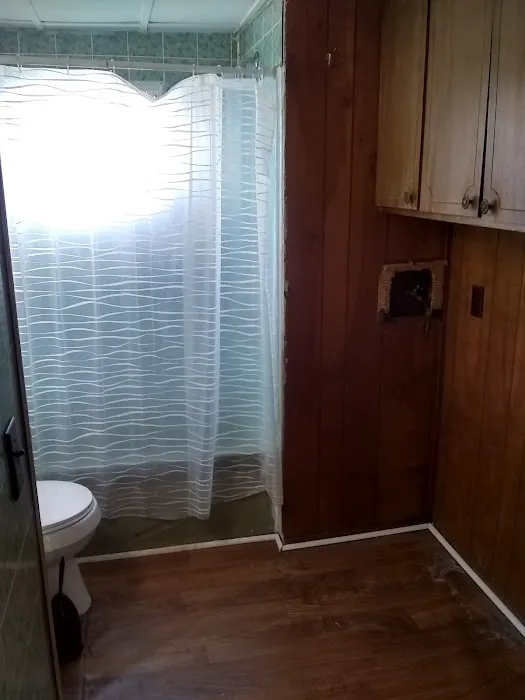 Sycamore Trailor Court Picture 3