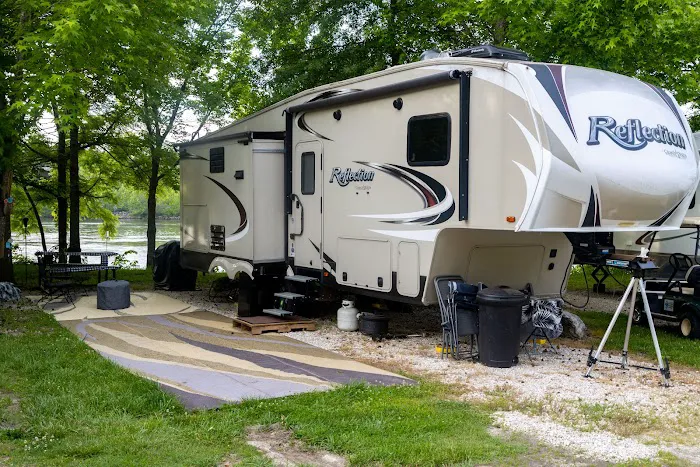 Ozarks Landing RV Resort Picture 9