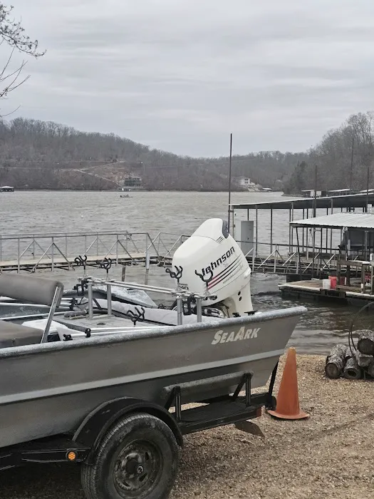 Ravae's RV Resort Picture 6