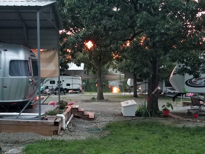 Country Lakes RV Resort Picture 3