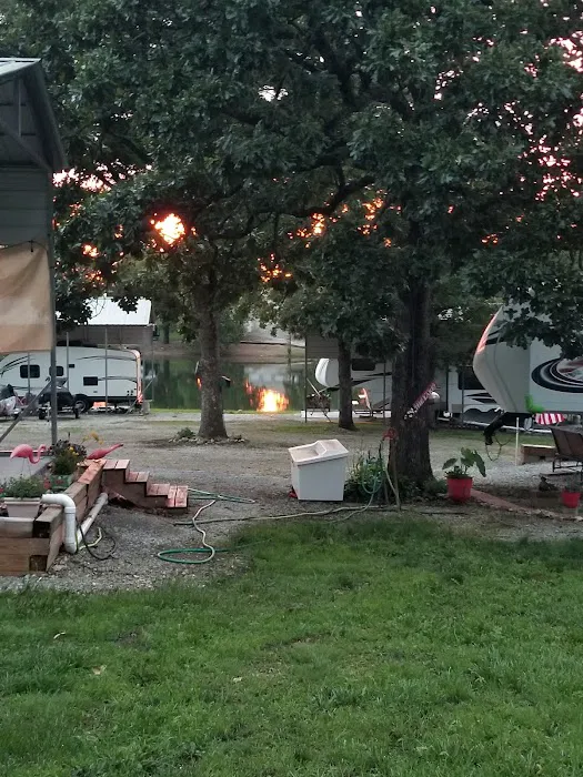 Country Lakes RV Resort Picture 7